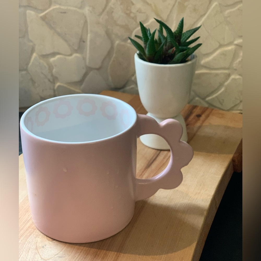 MRKT MARKET FINDS | Pink Mug With Flower Shaped Handle